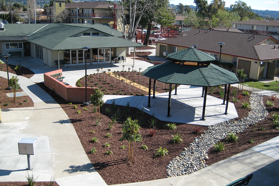 Palo Vista Outside