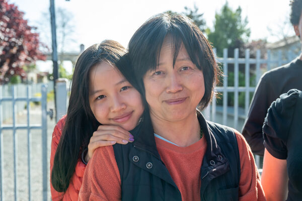 2 women smiling