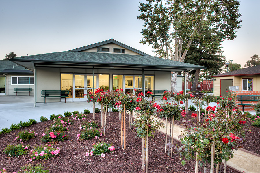 Palo Vista Outside
